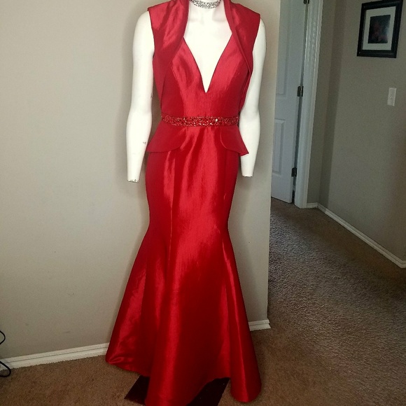 Formal Red Gown - Picture 4 of 7